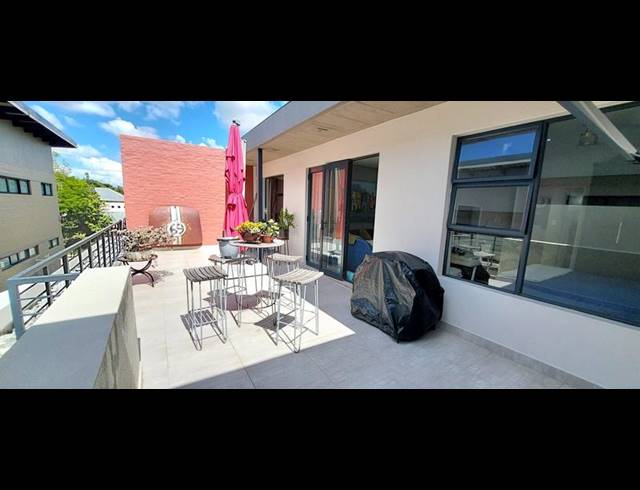 2 BEDROOM APARTMENT FOR SALE IN MENLO PARK